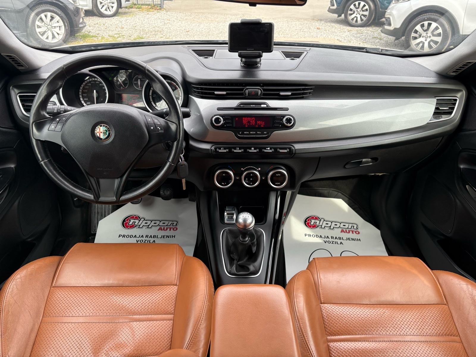 Alfa Romeo Giulietta 1,6 JTD KLIMA - SERVIS - AUTOKREDIT, fotografija 12