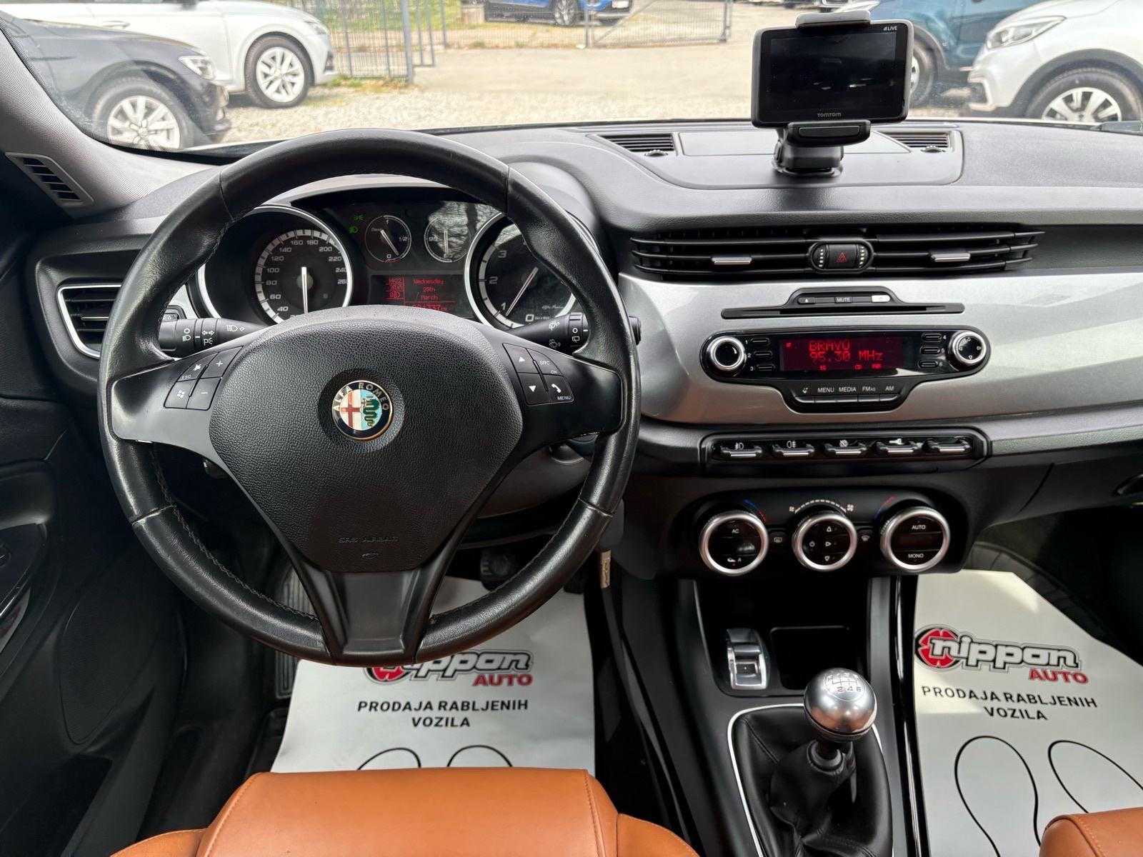 Alfa Romeo Giulietta 1,6 JTD KLIMA - SERVIS - AUTOKREDIT, fotografija 13