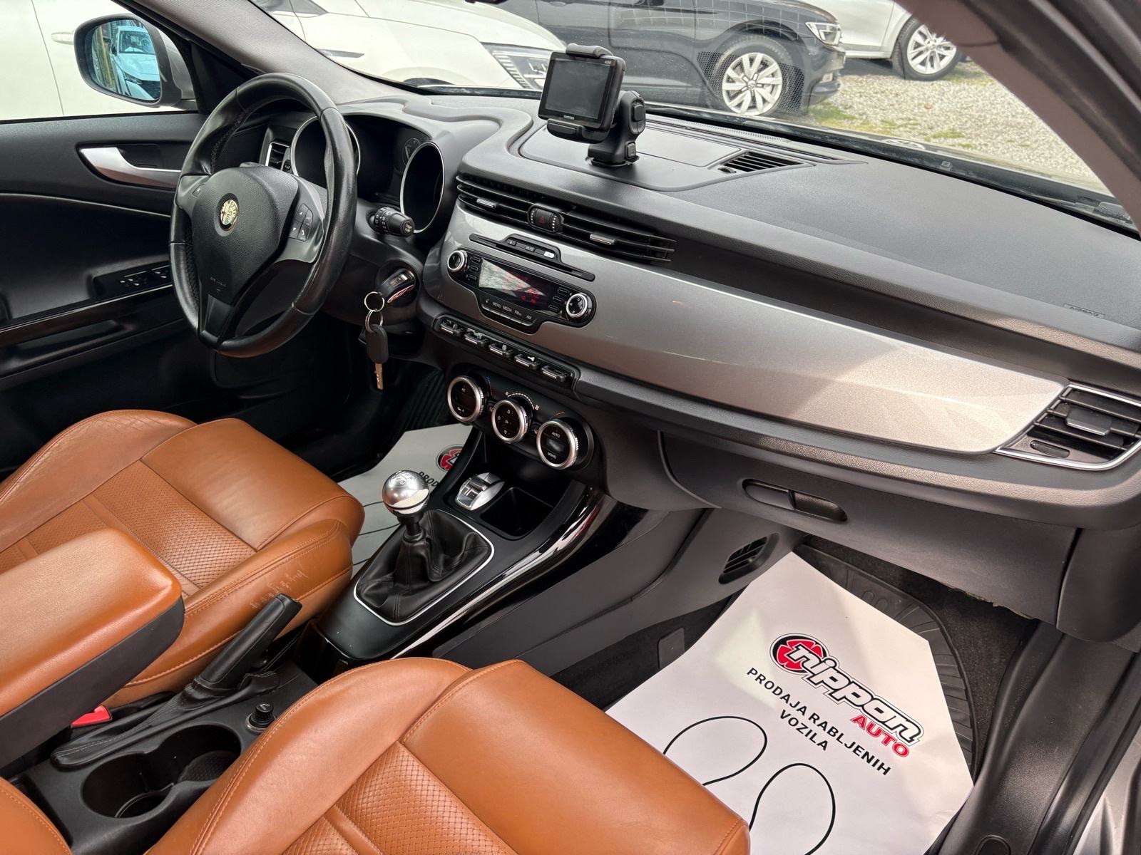Alfa Romeo Giulietta 1,6 JTD KLIMA - SERVIS - AUTOKREDIT, fotografija 18