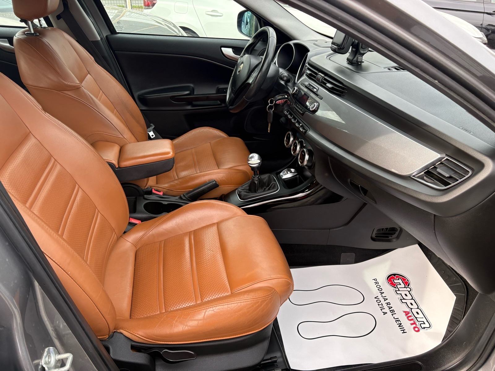 Alfa Romeo Giulietta 1,6 JTD KLIMA - SERVIS - AUTOKREDIT, fotografija 19