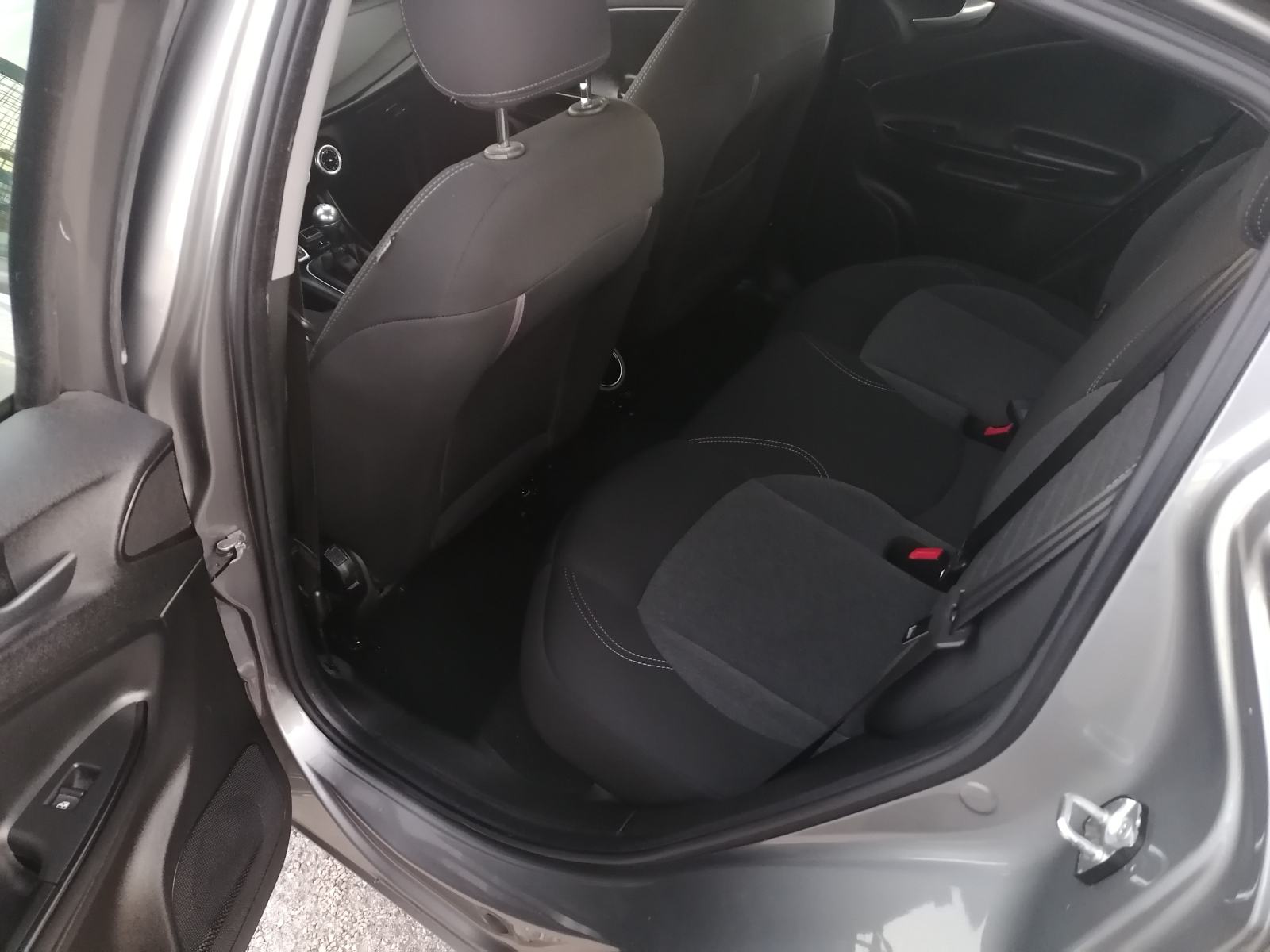 Alfa Romeo Giulietta 1,6 Multijet 16V, fotografija 9