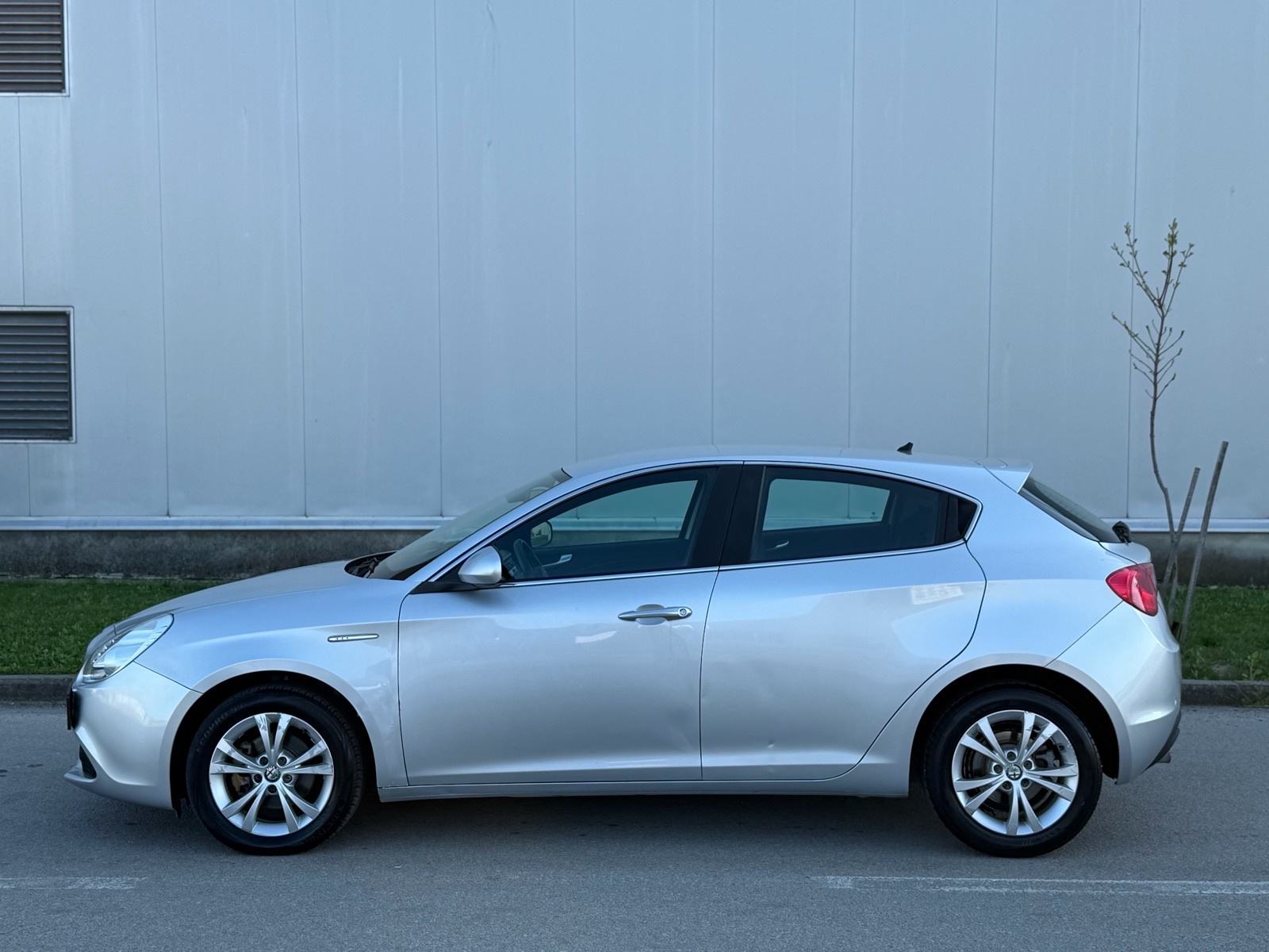 Alfa Romeo Giulietta 1,6jtd, fotografija 8