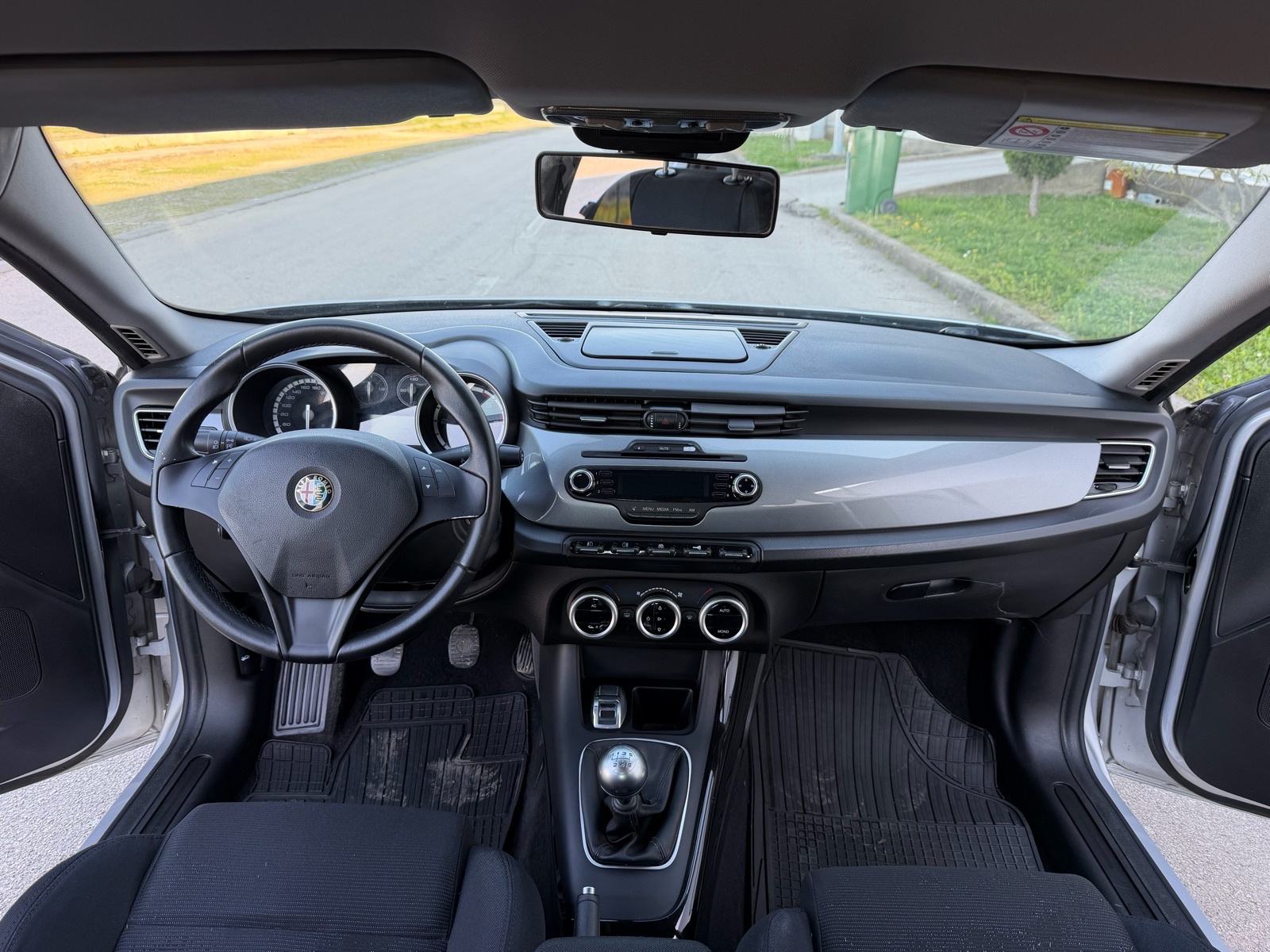 Alfa Romeo Giulietta 1,6jtd, fotografija 13