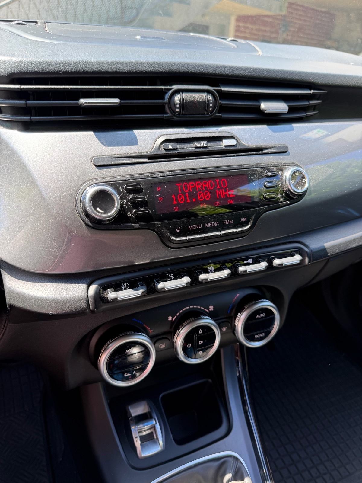 Giulietta 1.6 JTDm • Reg. 11/2026 • Bez ulaganja, fotografija 6