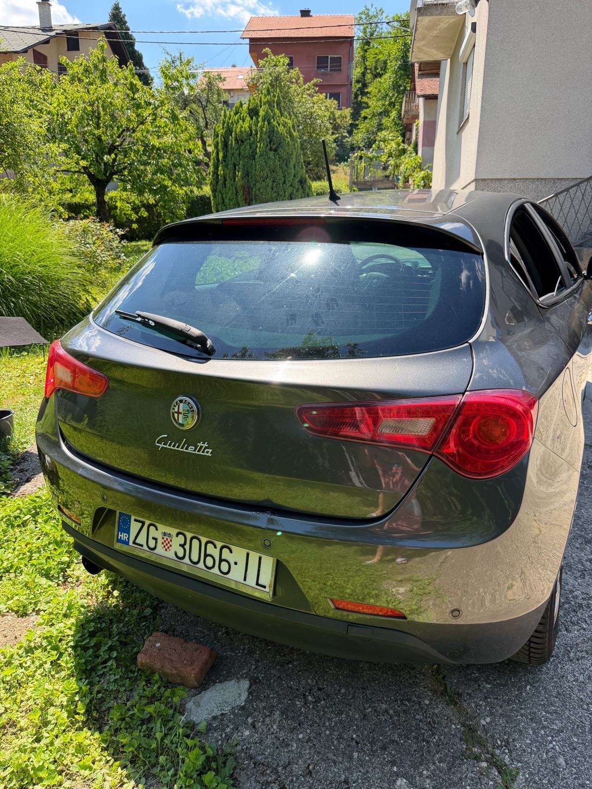 Giulietta 1.6 JTDm • Reg. 11/2026 • Bez ulaganja, pogled izvana - slika 2