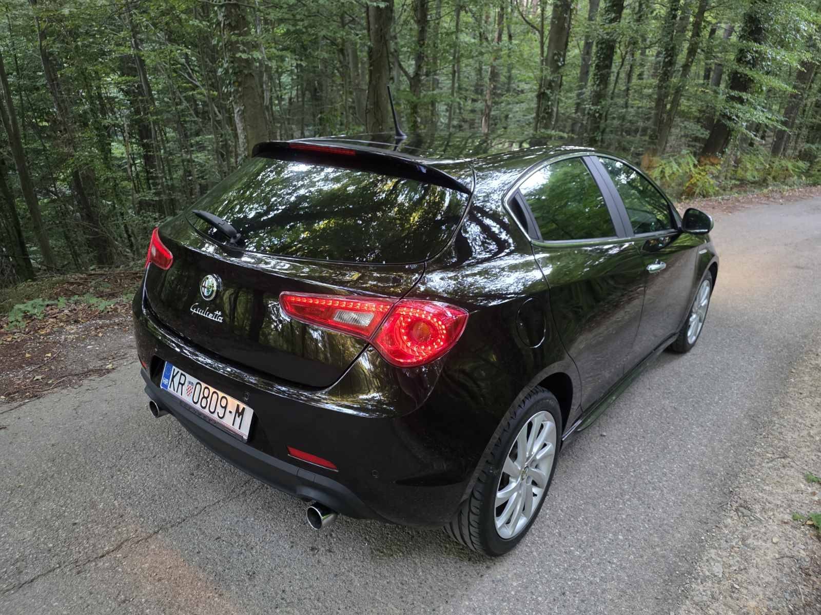 Alfa Romeo Giulietta 2,0 D. N. A, fotografija 2