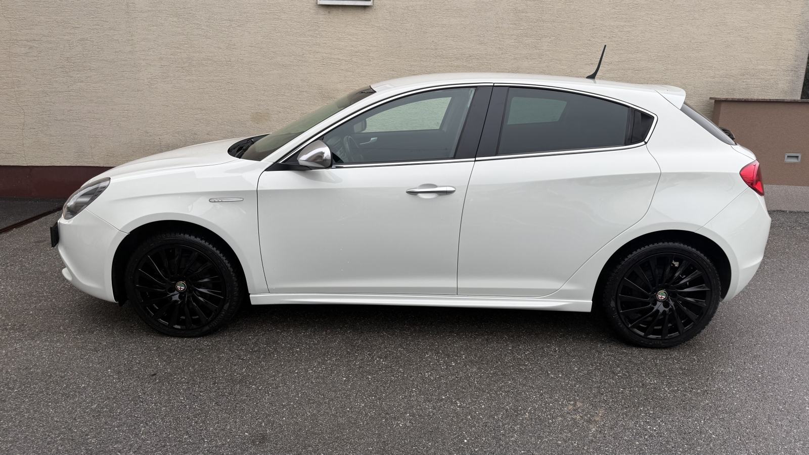 Alfa Romeo Giulietta 2,0 JTD-m,125kw,2013.god.reg.2/2027.god.Koža,VISA, fotografija 3