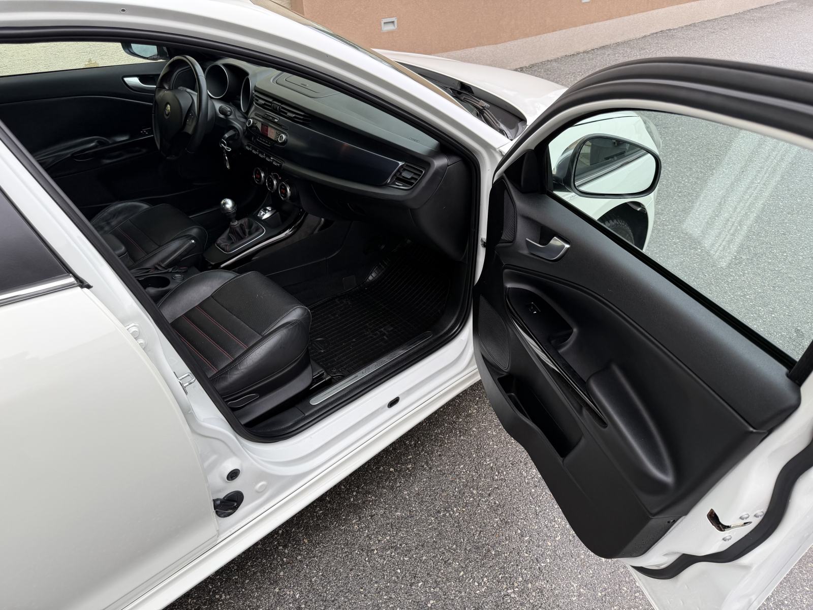 Alfa Romeo Giulietta 2,0 JTD-m,125kw,2013.god.reg.2/2027.god.Koža,VISA, fotografija 13