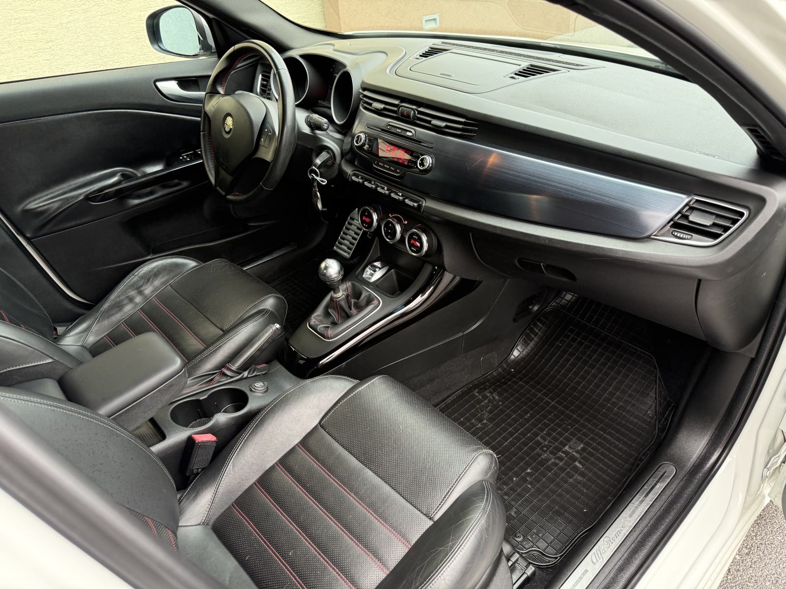 Alfa Romeo Giulietta 2,0 JTD-m,125kw,2013.god.reg.2/2027.god.Koža,VISA, fotografija 14