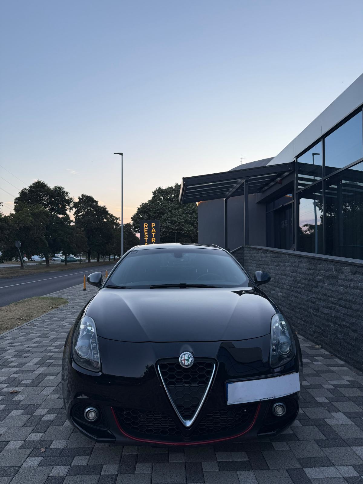 Alfa Romeo Giulietta 2,0 JTD - VELOCE - FULL OPREMA - DNA - REG 04/27, fotografija 3