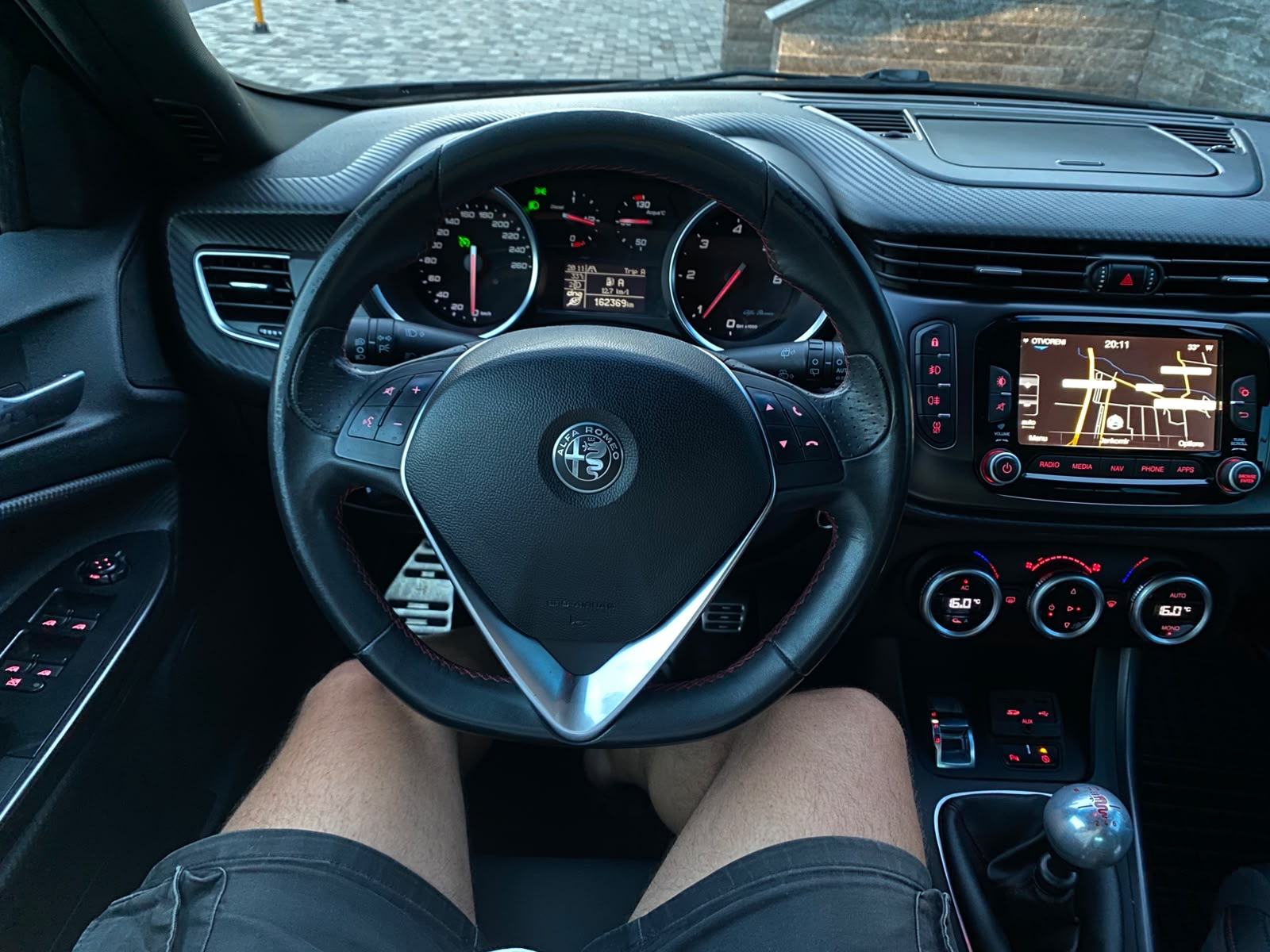 Alfa Romeo Giulietta 2,0 JTD - VELOCE - FULL OPREMA - DNA - REG 04/27, fotografija 15