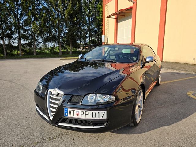 ALFA ROMEO GT 1.9 JTDm Q2-FULL-BOSE-V+M SERVIS-ORGINALNO STANJE, fotografija 9