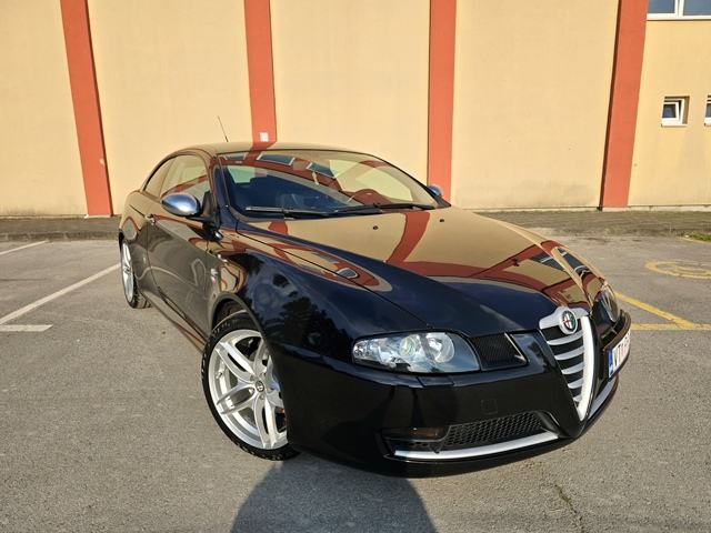 ALFA ROMEO GT 1.9 JTDm Q2-FULL-BOSE-V+M SERVIS-ORGINALNO STANJE, pogled izvana - slika 1