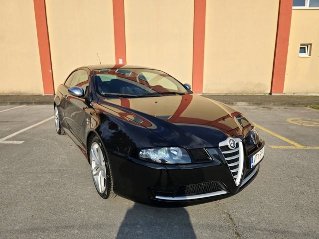 ALFA ROMEO GT 1.9 JTDm Q2-FULL-BOSE-V+M SERVIS-ORGINALNO STANJE, fotografija 10