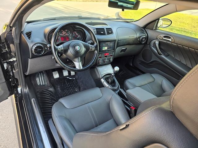 ALFA ROMEO GT 1.9 JTDm Q2-FULL-BOSE-V+M SERVIS-ORGINALNO STANJE, fotografija 15