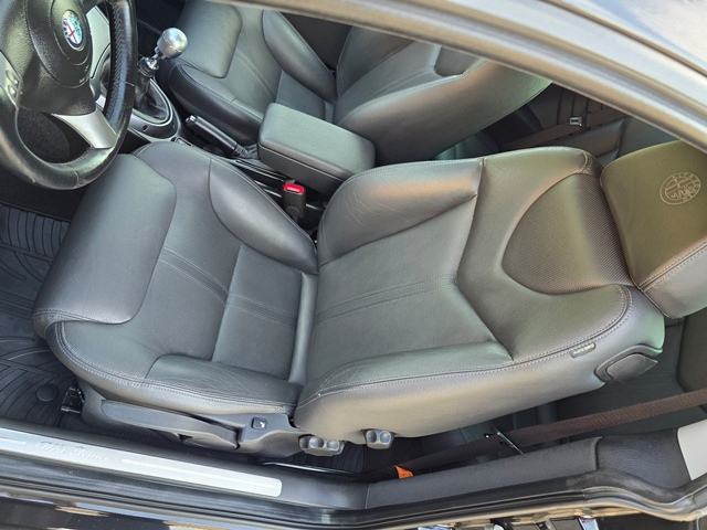ALFA ROMEO GT 1.9 JTDm Q2-FULL-BOSE-V+M SERVIS-ORGINALNO STANJE, fotografija 18