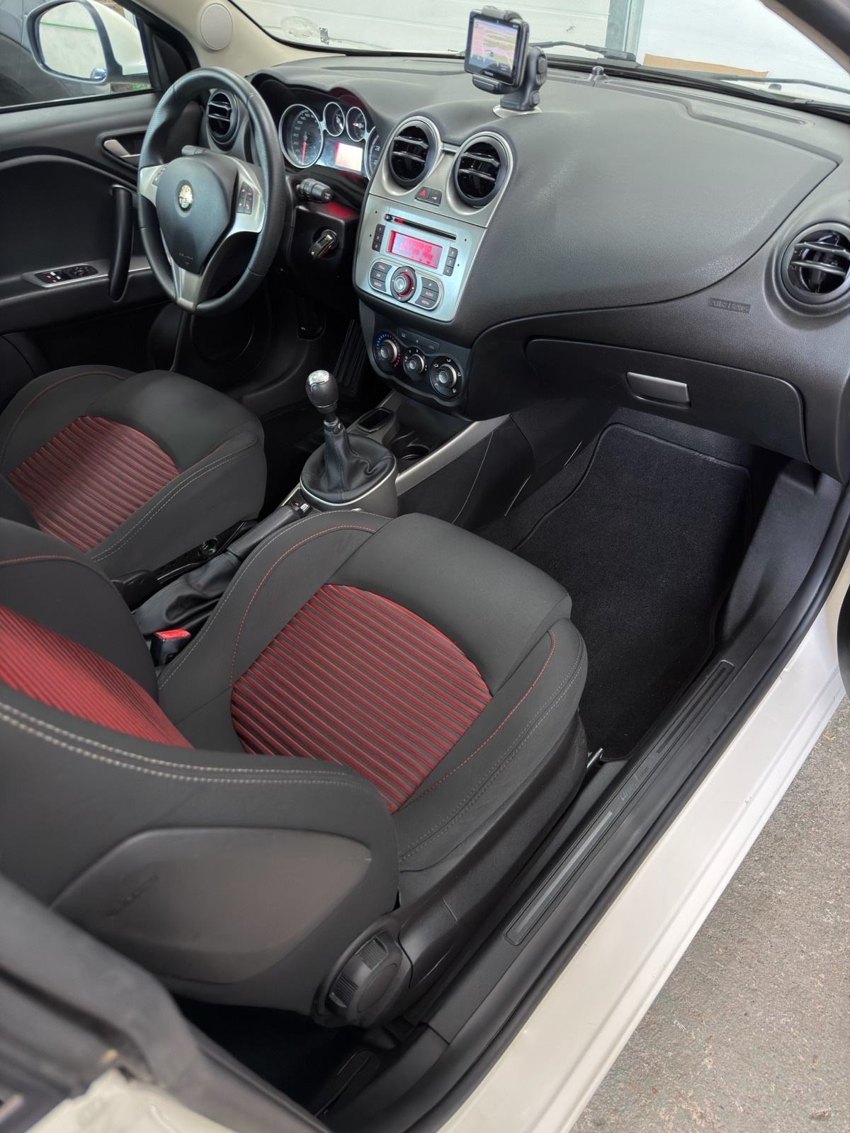 Alfa Romeo MiTo 1,4 | ALU | NAVI | Besprijekoran!, fotografija 15