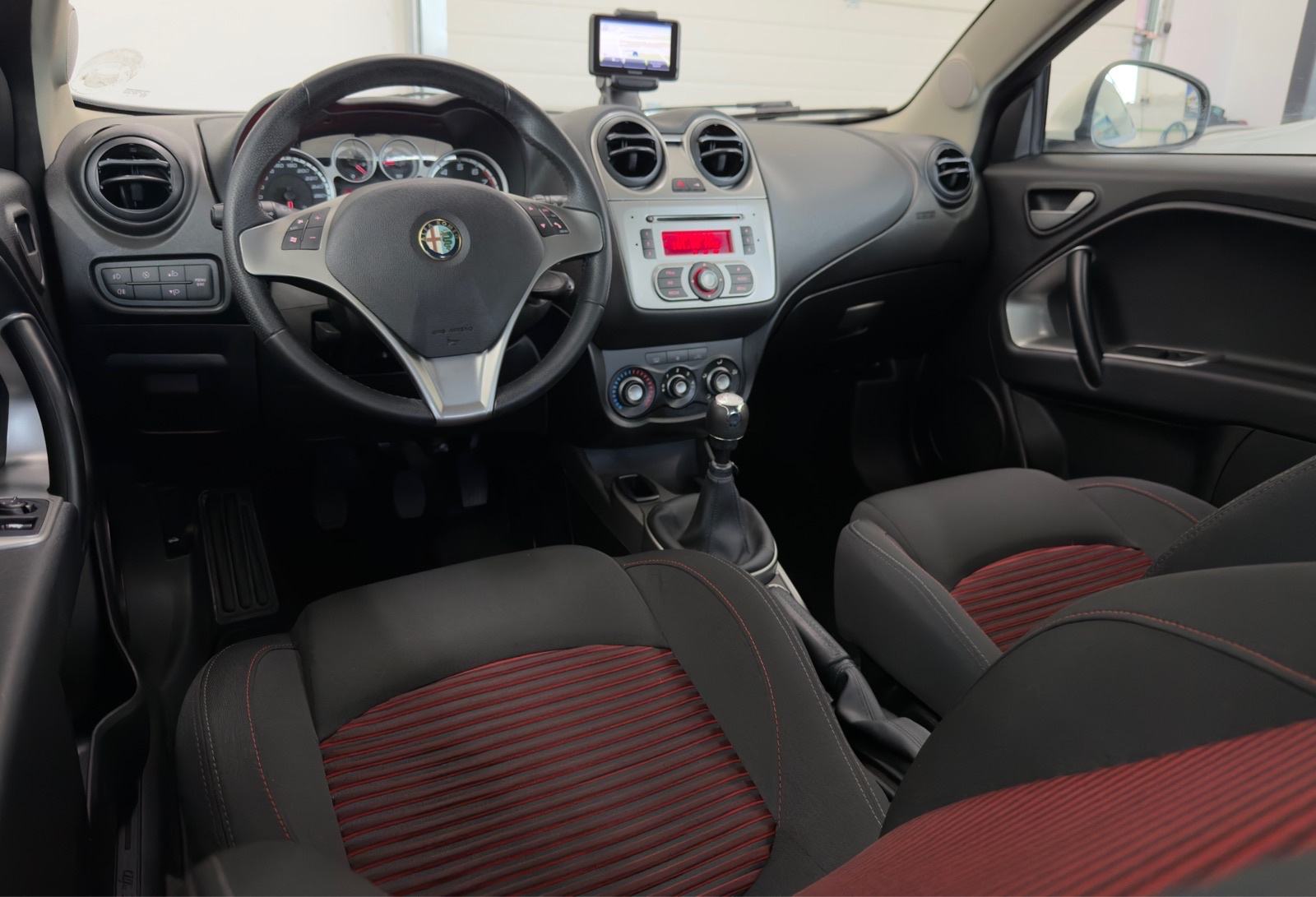 Alfa Romeo MiTo 1,4 | ALU | NAVI | Besprijekoran!, fotografija 9