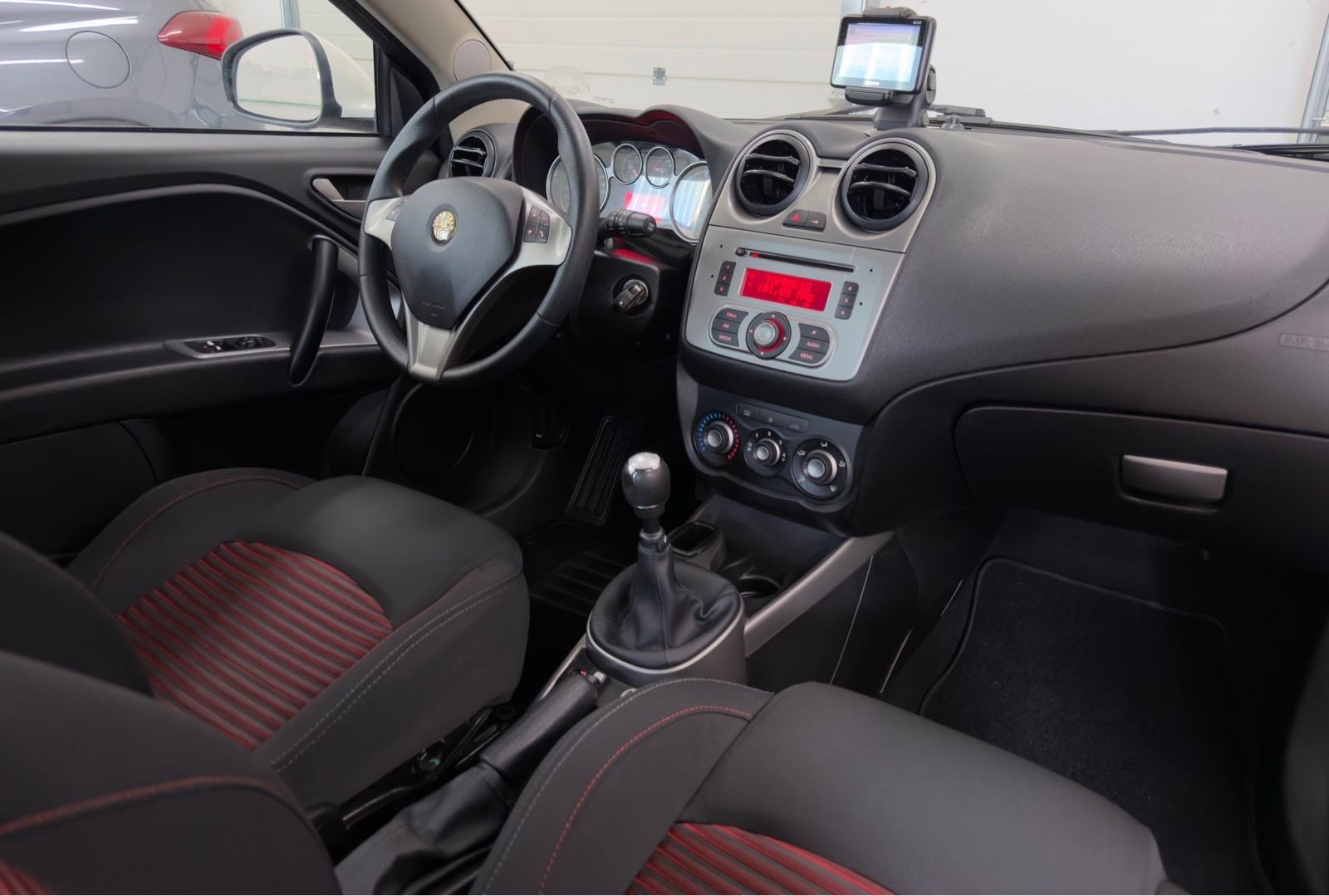 Alfa Romeo MiTo 1,4 | ALU | NAVI | Besprijekoran!, fotografija 10