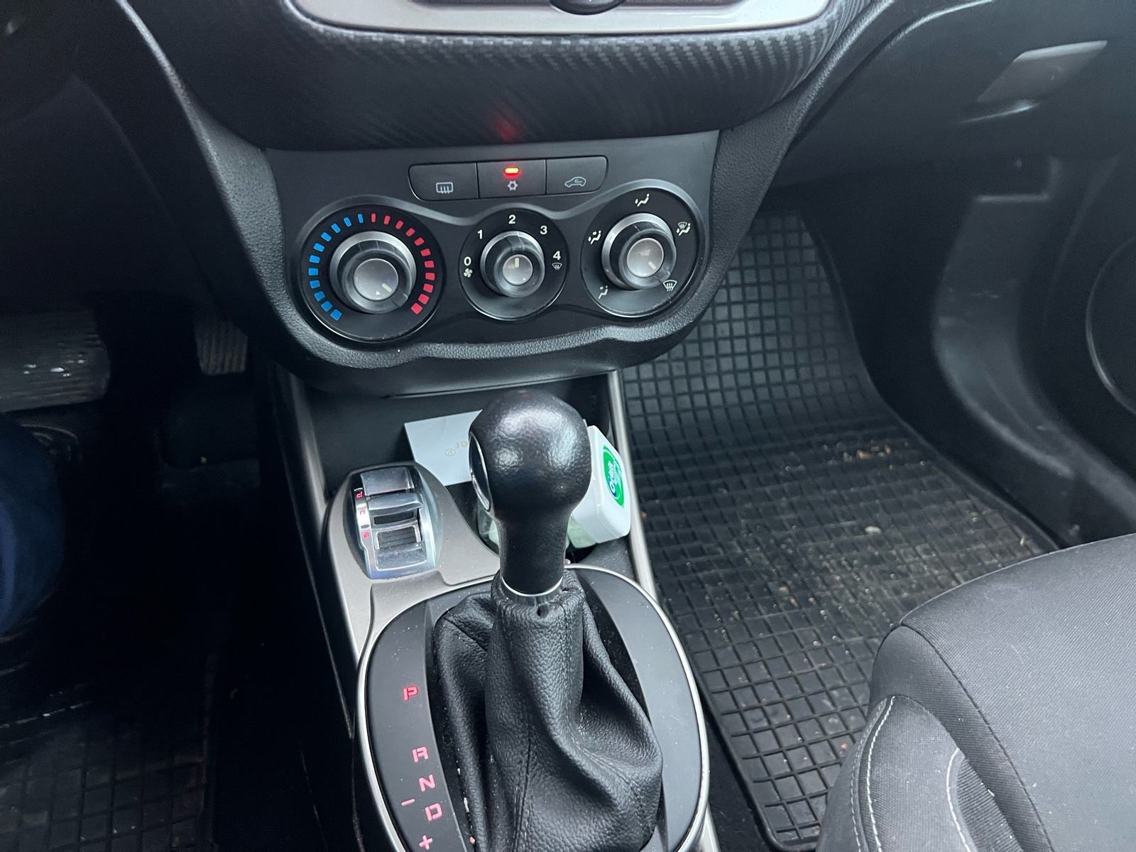 Alfa Romeo MiTo 1,4 TB TCT automatik, fotografija 11