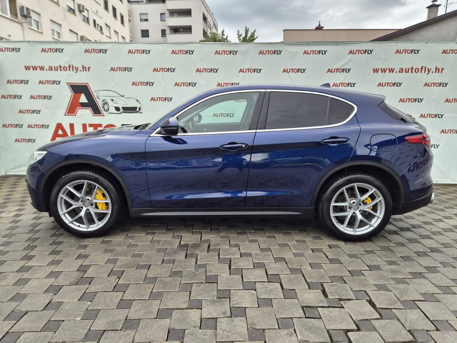 Alfa Romeo Stelvio 2.0 Turbo Q4, 280 ks, HR auto, Kamera, Koža, 20", fotografija 4
