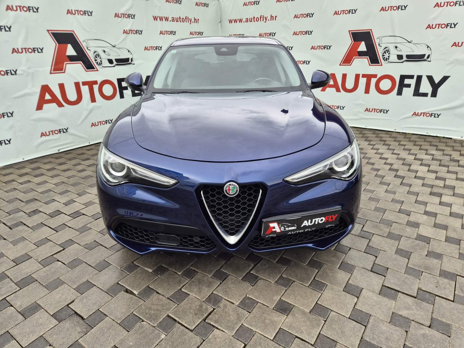 Alfa Romeo Stelvio 2.0 Turbo Q4, 280 ks, HR auto, Kamera, Koža, 20", fotografija 2