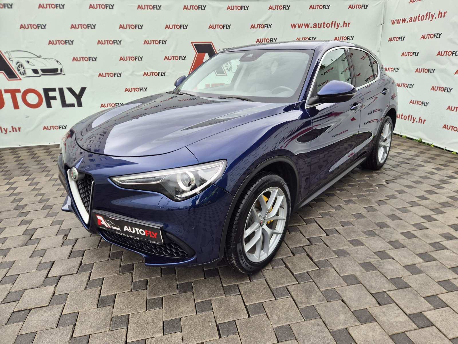 Alfa Romeo Stelvio 2.0 Turbo Q4, 280 ks, HR auto, Kamera, Koža, 20", fotografija 9