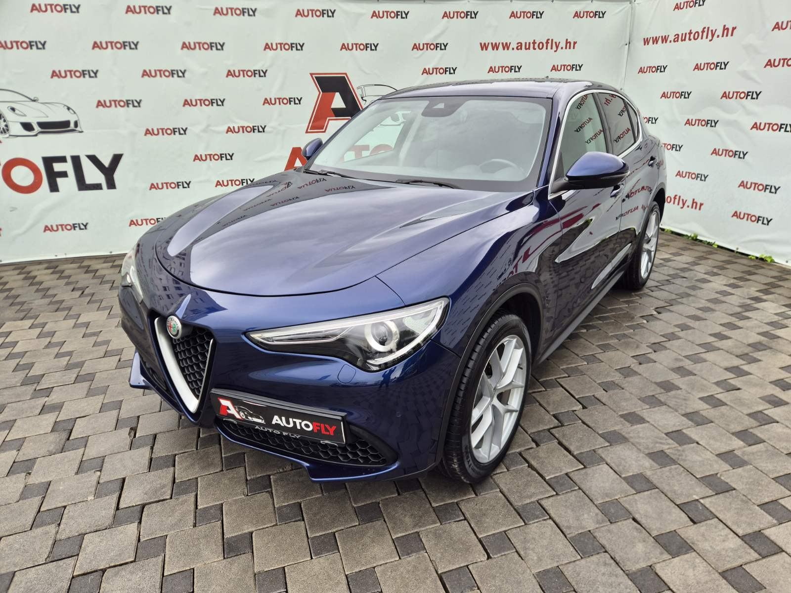 Alfa Romeo Stelvio 2.0 Turbo Q4, 280 ks, HR auto, Kamera, Koža, 20", fotografija 1