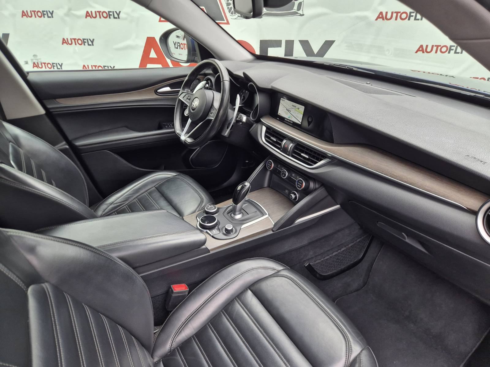 Alfa Romeo Stelvio 2.0 Turbo Q4, 280 ks, HR auto, Kamera, Koža, 20", fotografija 18