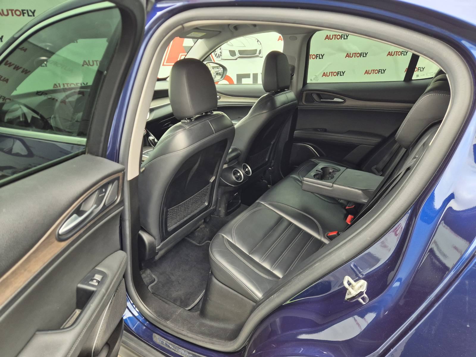 Alfa Romeo Stelvio 2.0 Turbo Q4, 280 ks, HR auto, Kamera, Koža, 20", fotografija 14