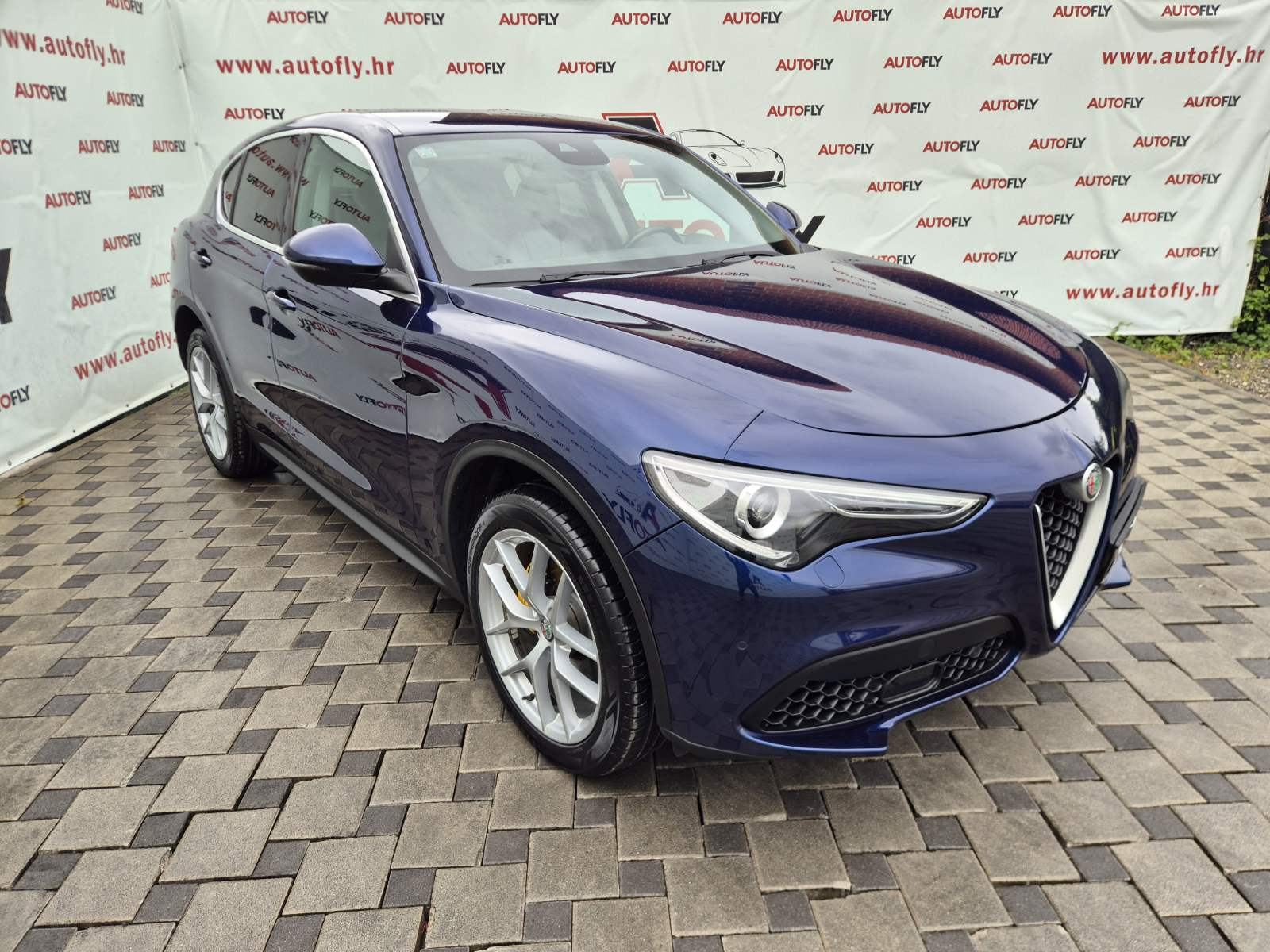 Alfa Romeo Stelvio 2.0 Turbo Q4, 280 ks, HR auto, Kamera, Koža, 20", fotografija 10