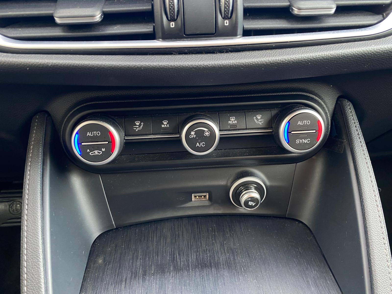 Alfa Romeo Stelvio 2,2 190 Q4 BUSINESS 4XGARANCIJE, fotografija 19