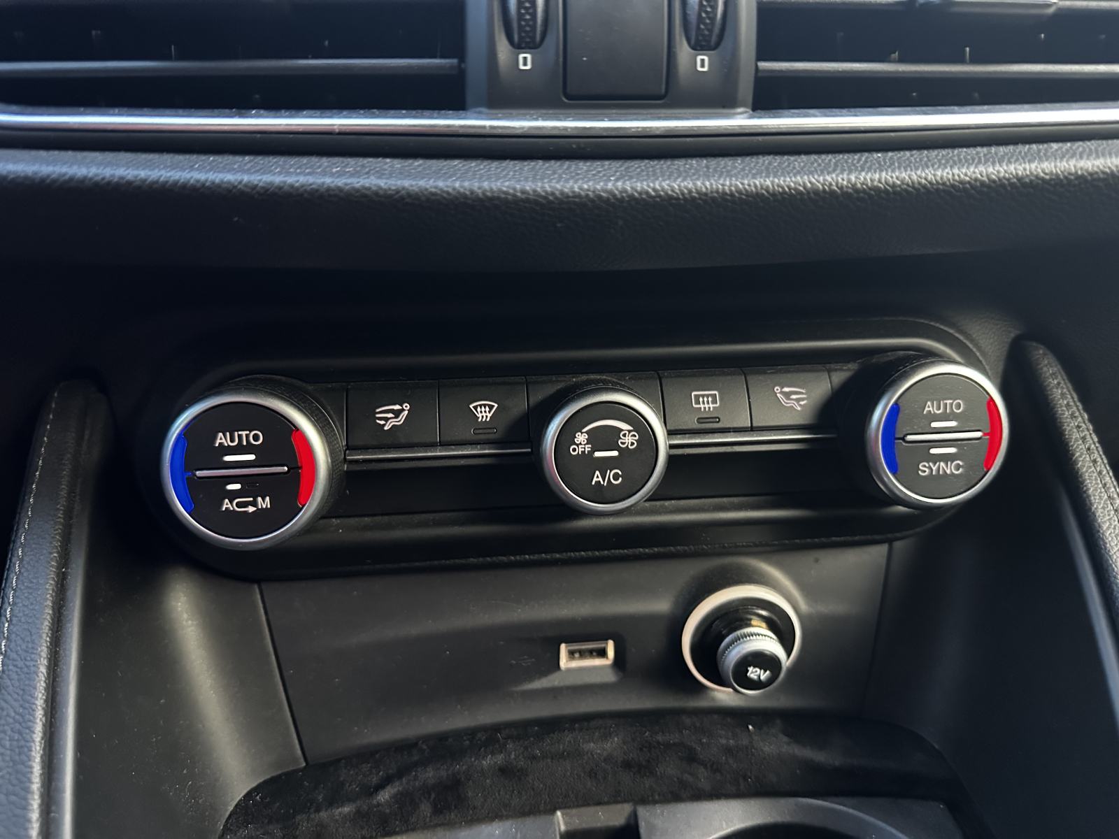 Alfa Romeo Stelvio 2,2 D automatik,Q4,NAVI,RADAR,KAMERA.REG.DO 04.2027, fotografija 15