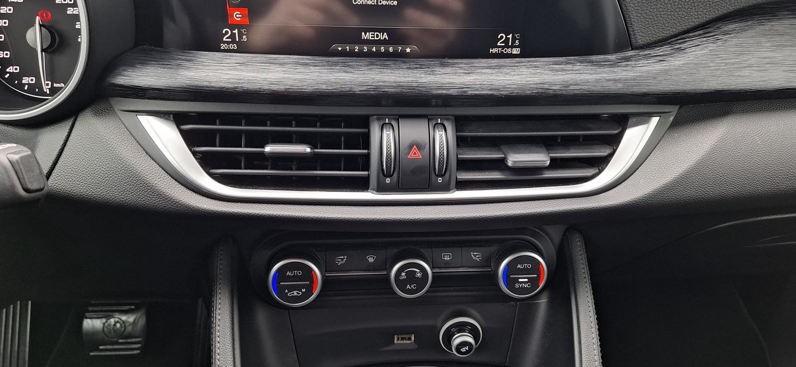 Alfa Romeo Stelvio 2,2 JTD, Q4, 4x4, 140KW, AUT, BI-XENON, REG. 04/27, fotografija 18