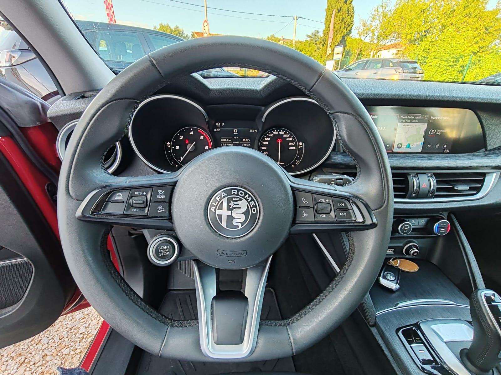 Alfa Romeo Stelvio 2,2 D, fotografija 9