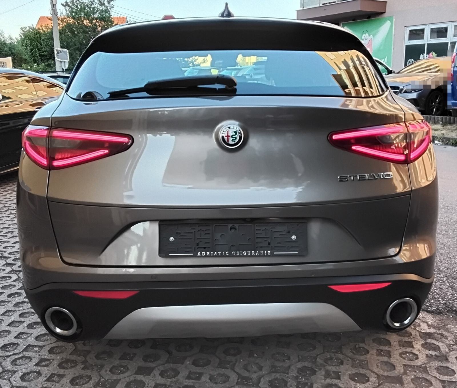 Alfa Romeo Stelvio 2,2 Diesel automatik F1,PANO,XENON,LED,NAVI,..., fotografija 5