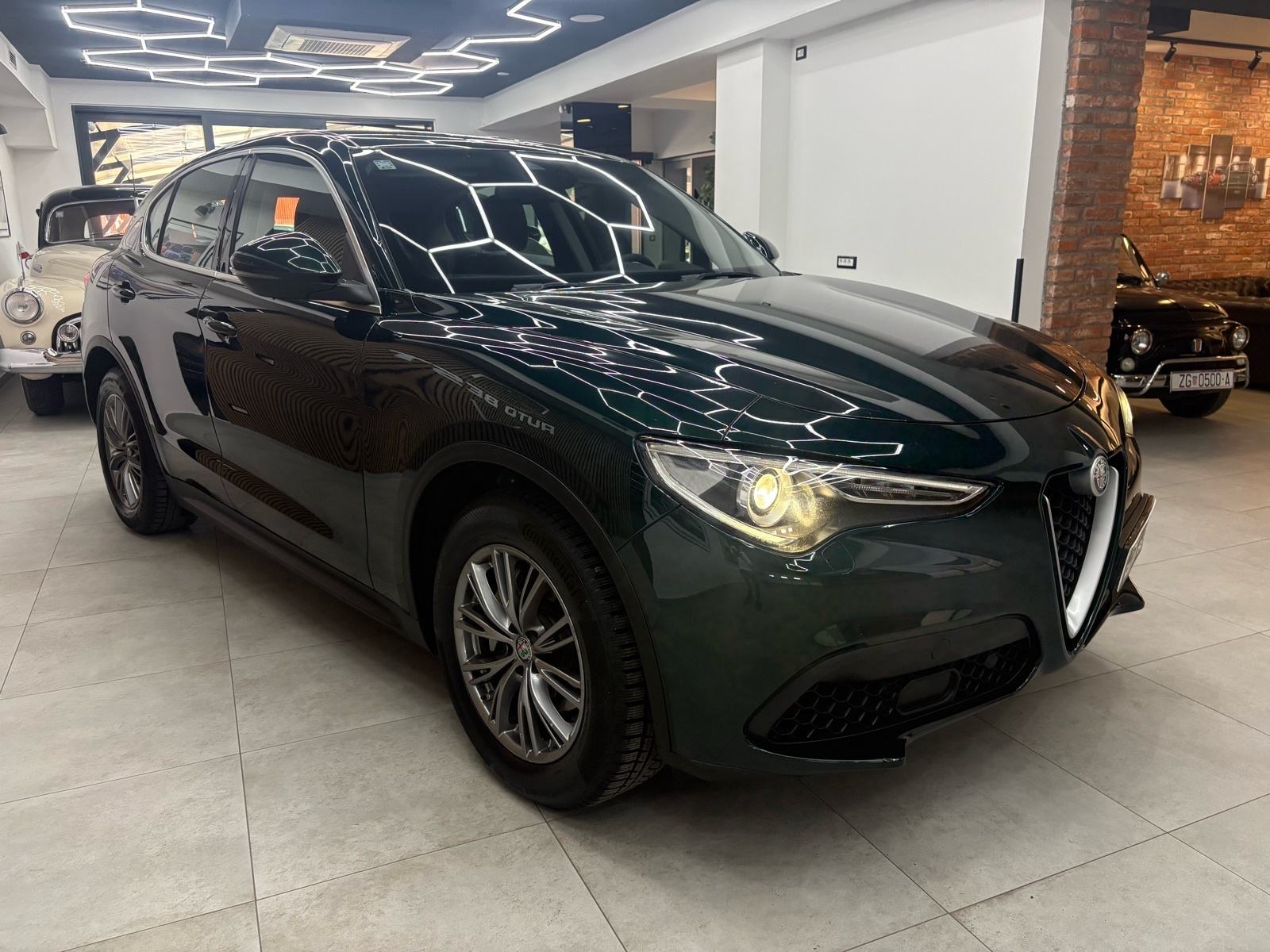 Alfa Romeo Stelvio 2,2 Diesel automatik, fotografija 4