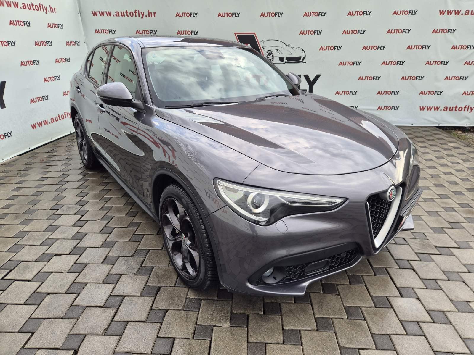 Alfa Romeo Stelvio 2.2 JTD, Kamera, Koža, Navigacija, PDC, 20", fotografija 3