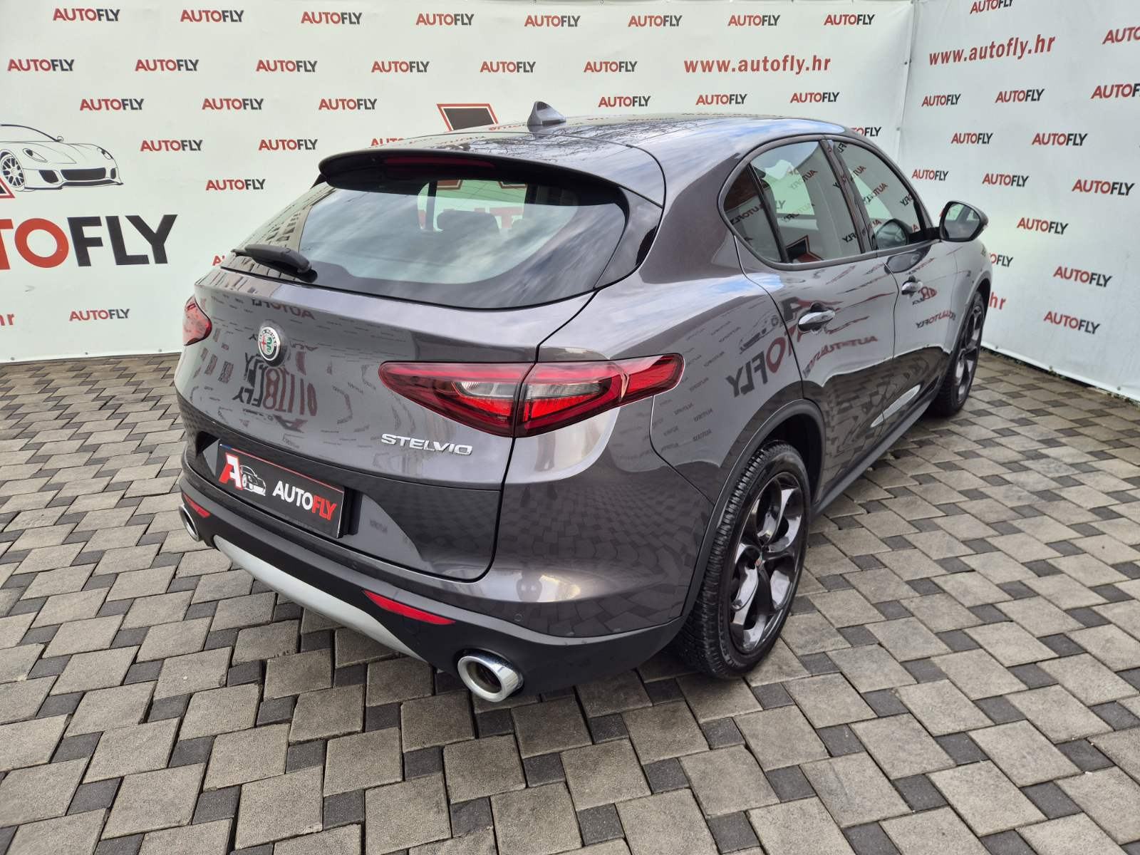 Alfa Romeo Stelvio 2.2 JTD, Kamera, Koža, Navigacija, PDC, 20", fotografija 8