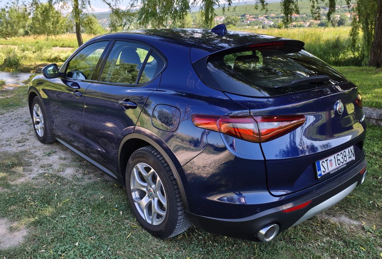 Alfa Romeo Stelvio 2.2 JTD Multijet/160 114 t km, fotografija 3
