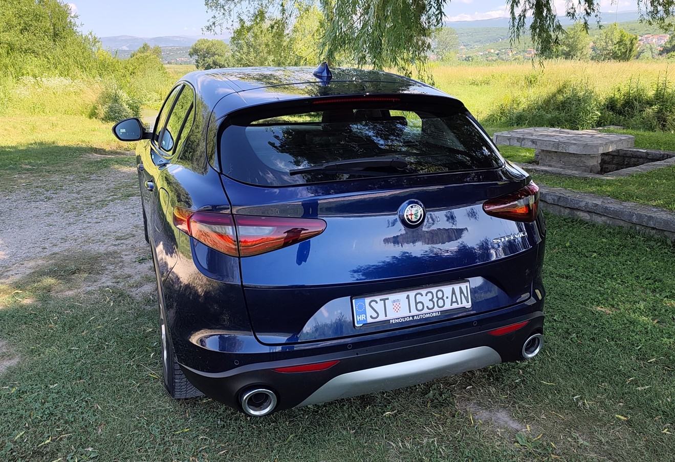 Alfa Romeo Stelvio 2.2 JTD Multijet/160 114 t km, fotografija 4