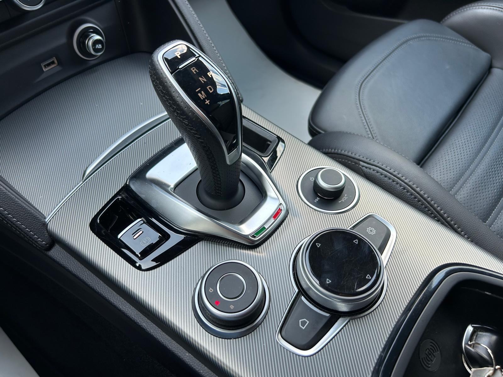 Alfa Romeo Stelvio 2,2 JTD Q4 Veloce - 2025 - 19.000km - FULL - REG !!, fotografija 12