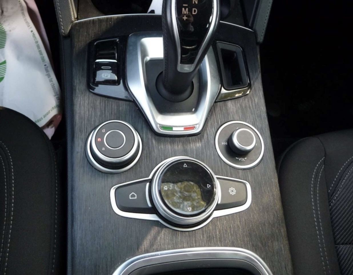 Alfa Romeo Stelvio 2,2 JTDM 190KS Q4 AUTOMATIK —Mod 2022—4X4 POGON—TOP, fotografija 8