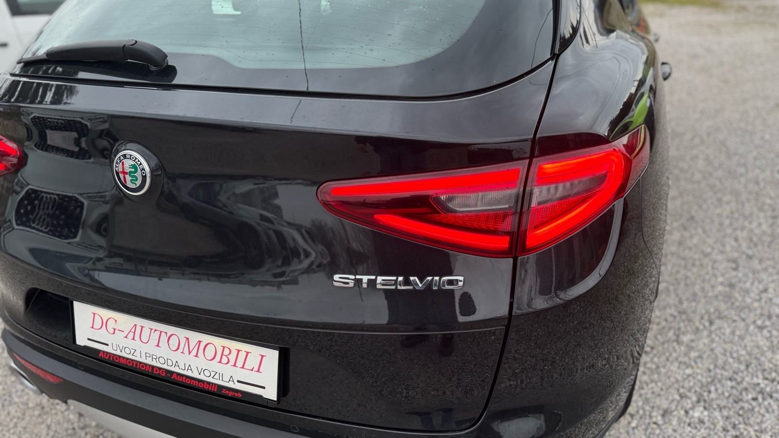 Alfa Romeo Stelvio 2,2 Diesel automatik F1 NAVI KAMERA, fotografija 9
