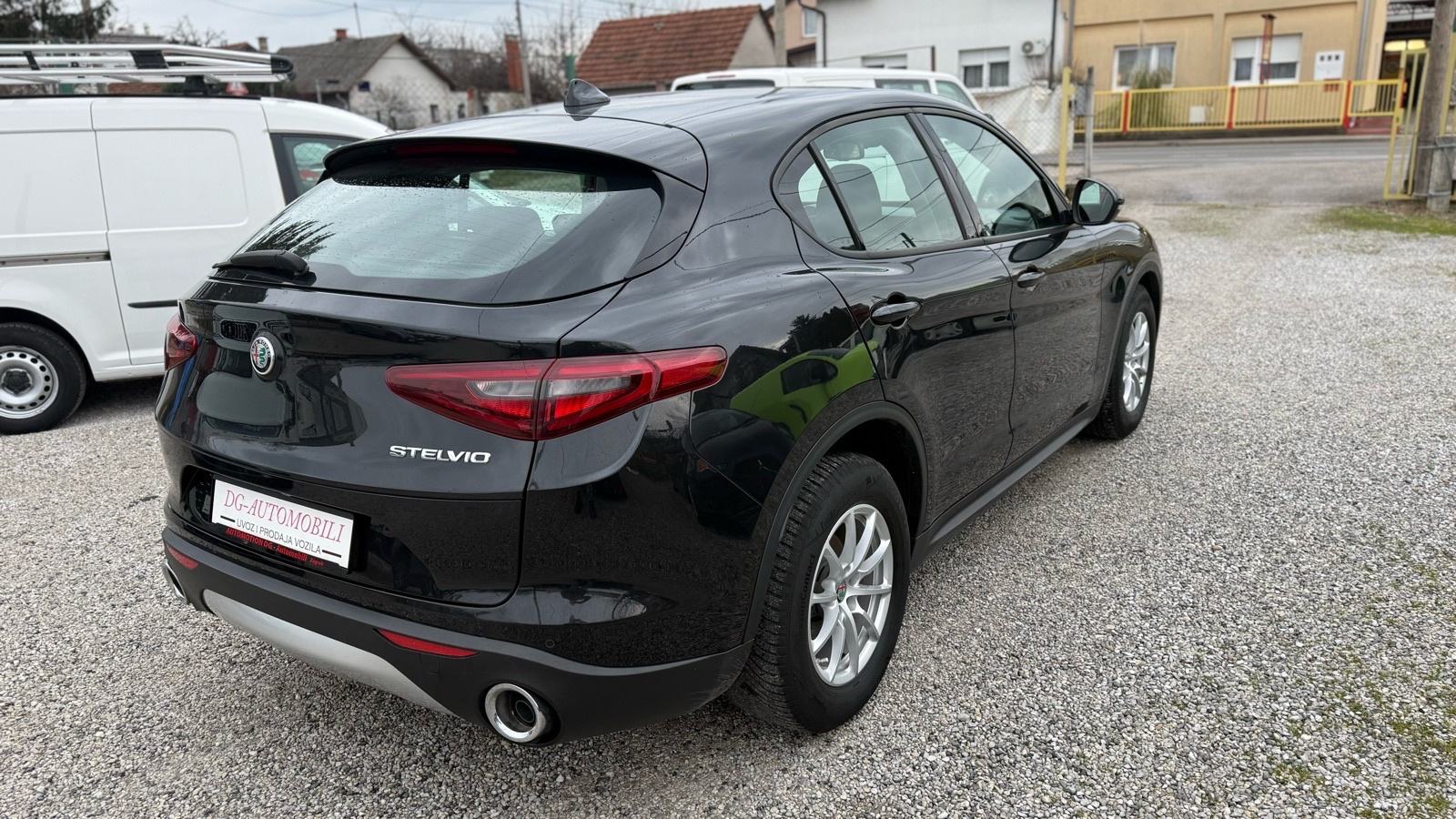 Alfa Romeo Stelvio 2,2 Diesel automatik F1 NAVI KAMERA, fotografija 4
