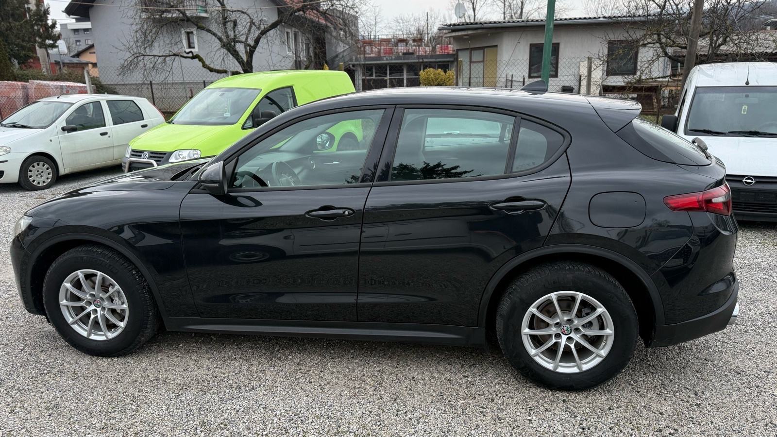 Alfa Romeo Stelvio 2,2 Diesel automatik F1 NAVI KAMERA, fotografija 6