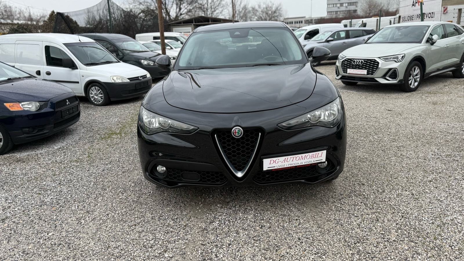 Alfa Romeo Stelvio 2,2 Diesel automatik F1 NAVI KAMERA, fotografija 3
