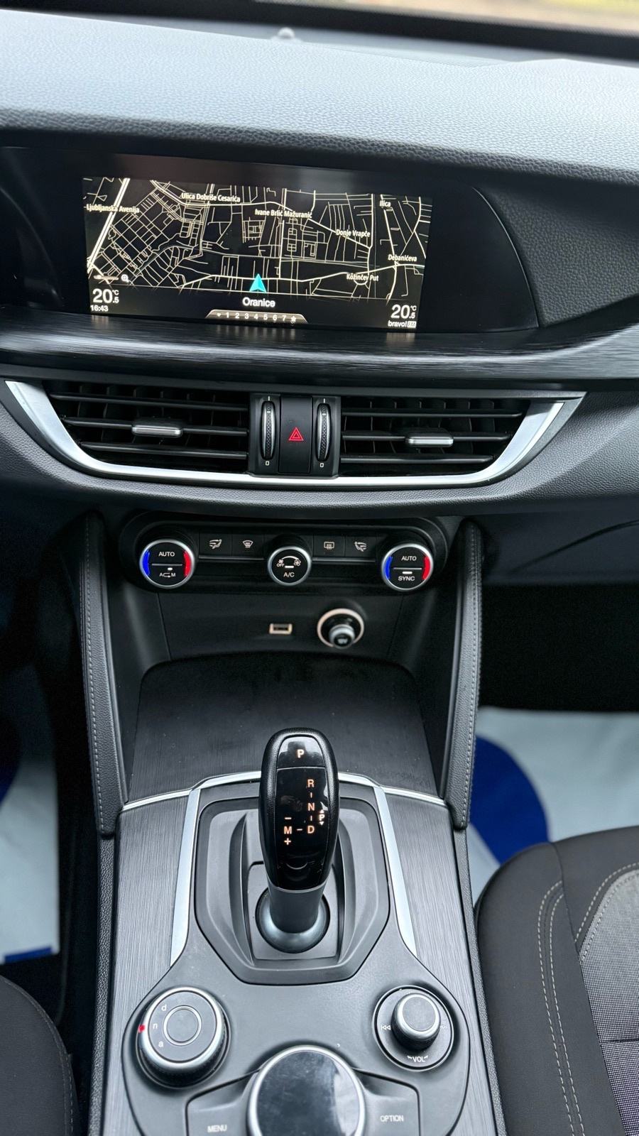 Alfa Romeo Stelvio 2,2 Diesel automatik F1 NAVI KAMERA, fotografija 11