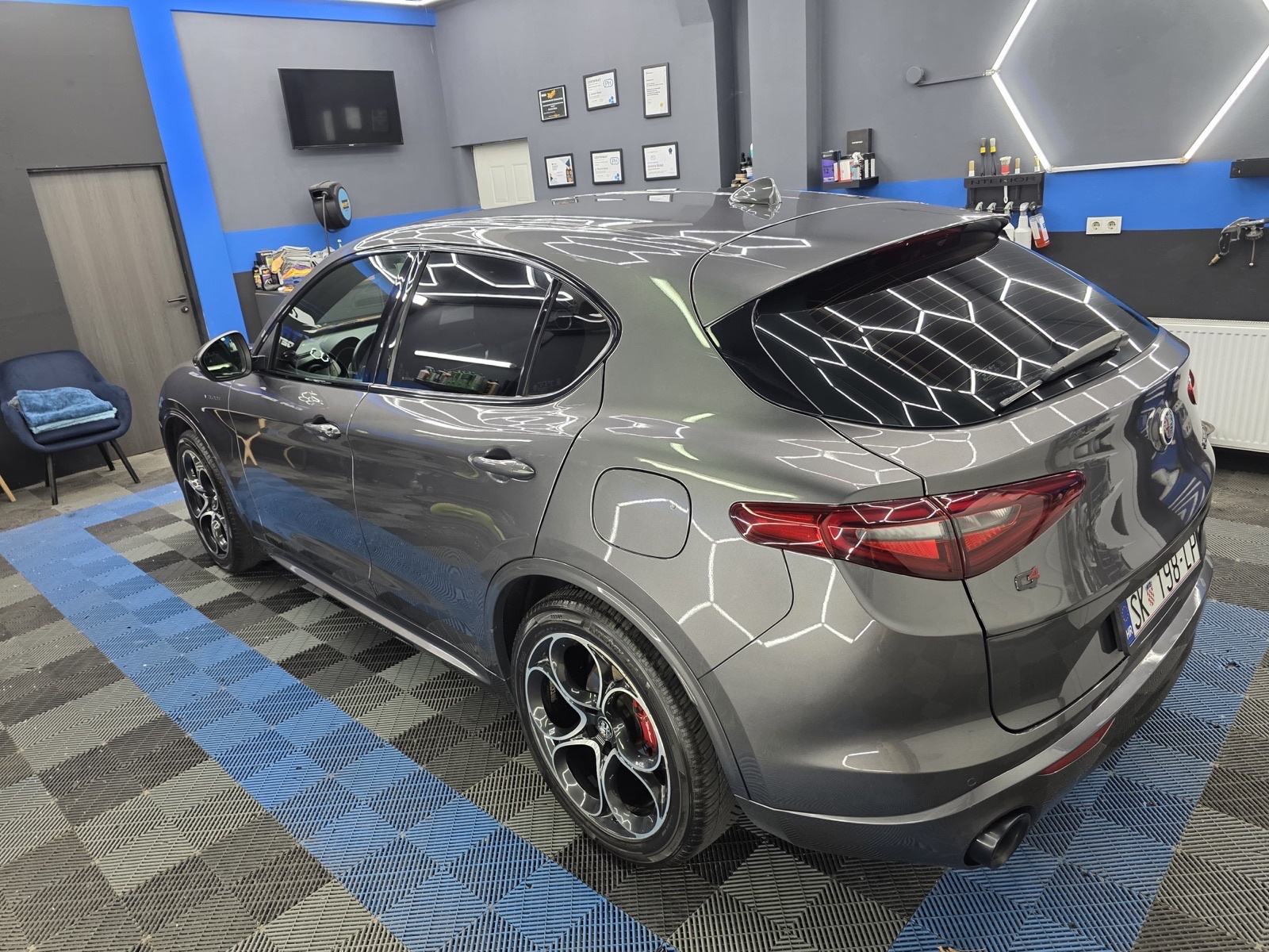 Alfa Romeo Stelvio 2,2 veloce Q4, fotografija 5