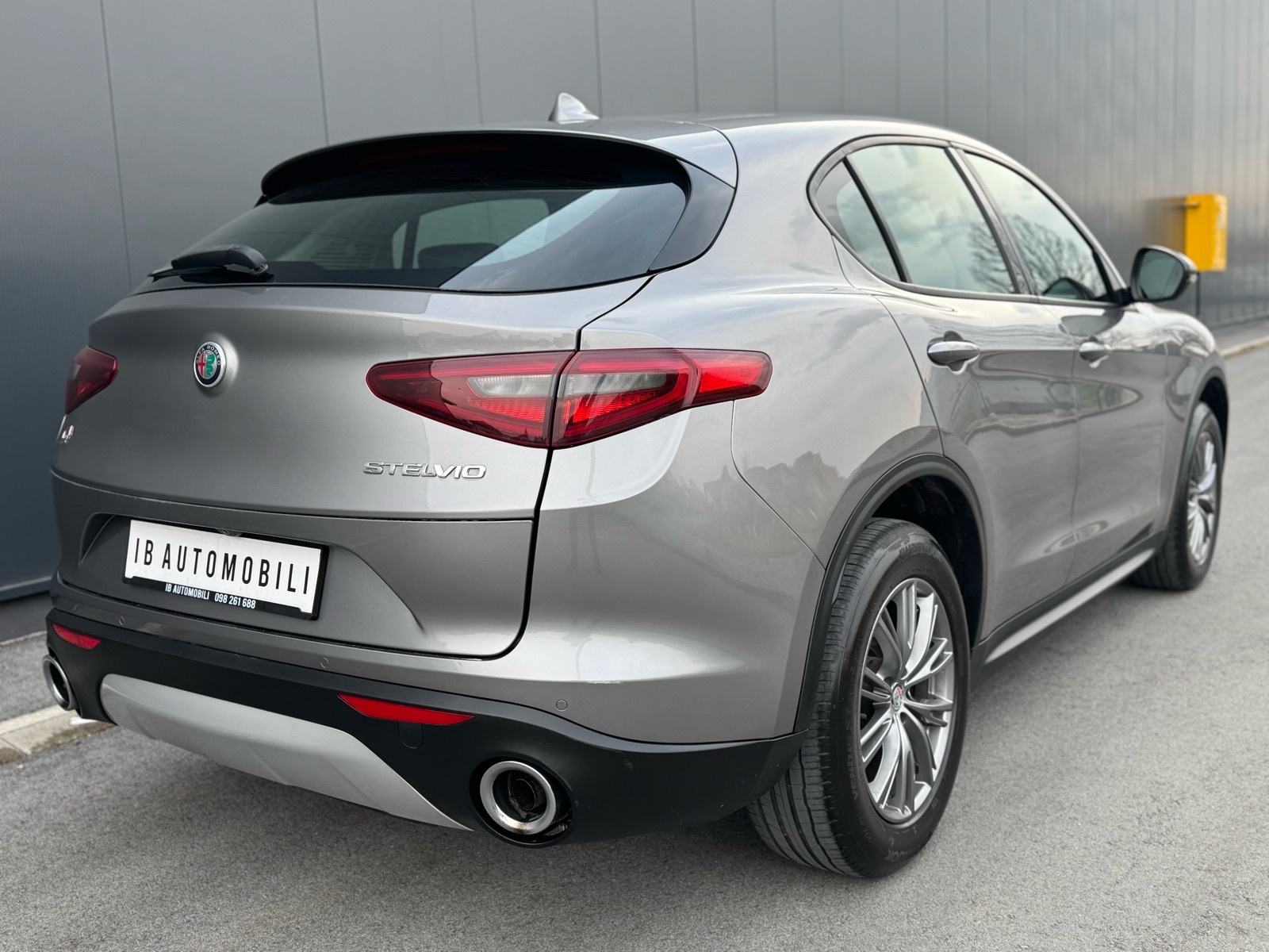 Alfa Romeo Stelvio 2,2 JTDm Q4 210ks -Koža•Veliki servis•Velika Navi, fotografija 4